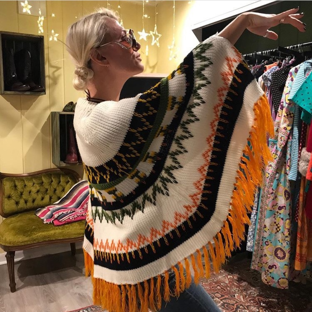 ❌SOLD🏷️Vintage 60/70’s poncho - Picture 3 of 4